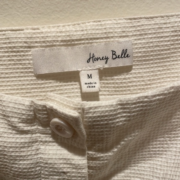 White Crop Top with Button-up Front and Ruffled Sleeve Caps - Picture 5 of 9